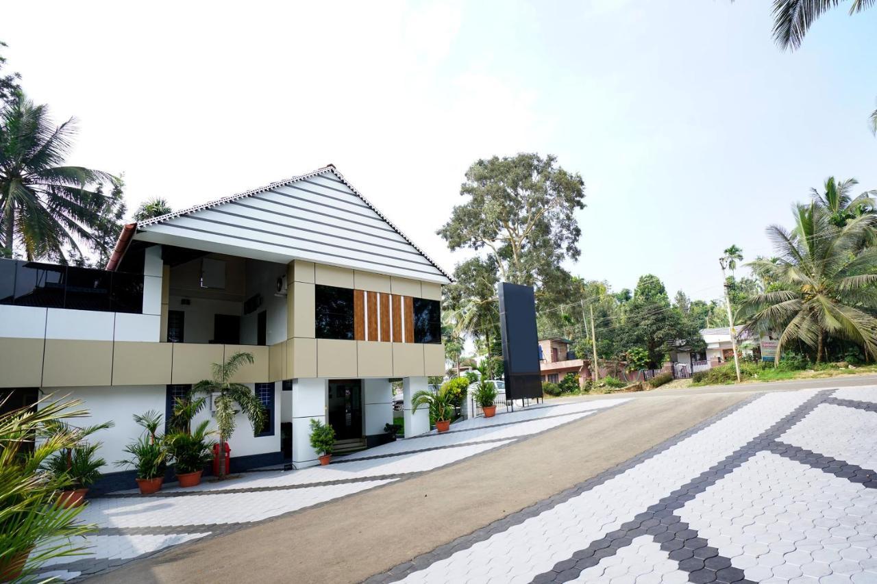 Oyo 6526 Ap Residency City Sultan Bathery Exterior photo