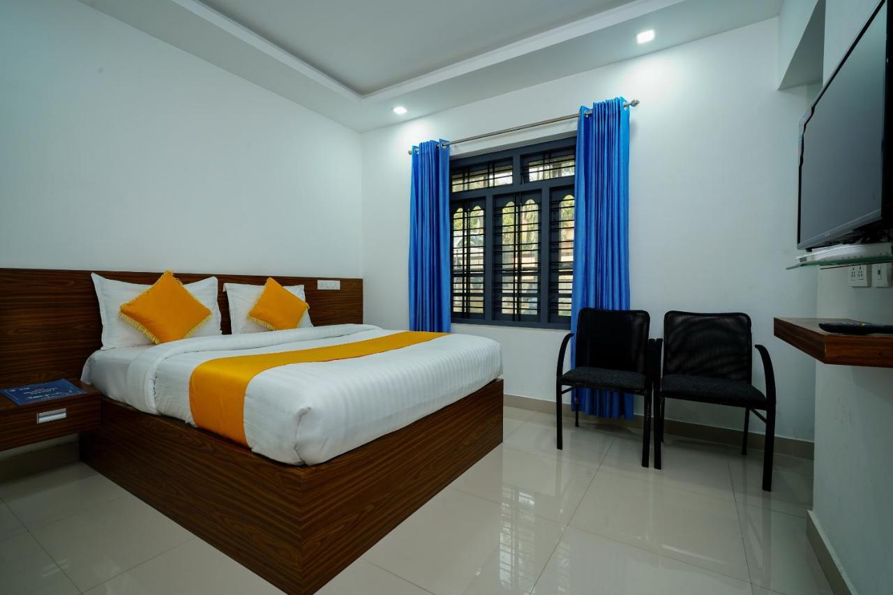 Oyo 6526 Ap Residency City Sultan Bathery Exterior photo