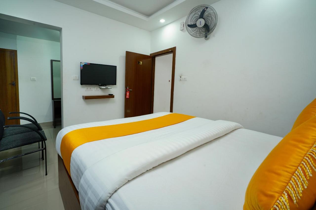 Oyo 6526 Ap Residency City Sultan Bathery Exterior photo